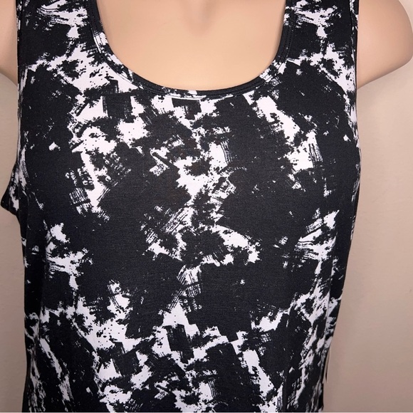 NEW XXXL LULAROE BLACK WHITE TANK TOP SLEEVELESS STRETCH ABSTRACT PRINT - Picture 5 of 14